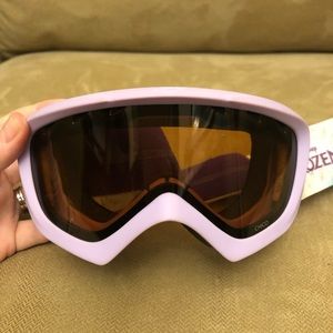 Toddler GIRO Chico Ski Goggle, “Frozen” theme, size small (fits age 2-5 yrs)